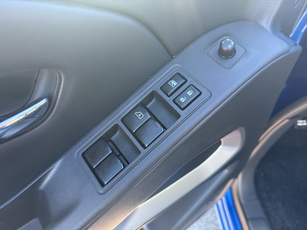 Used 2024 Nissan Frontier SL w/ Technology Package AWD/4WD image 13