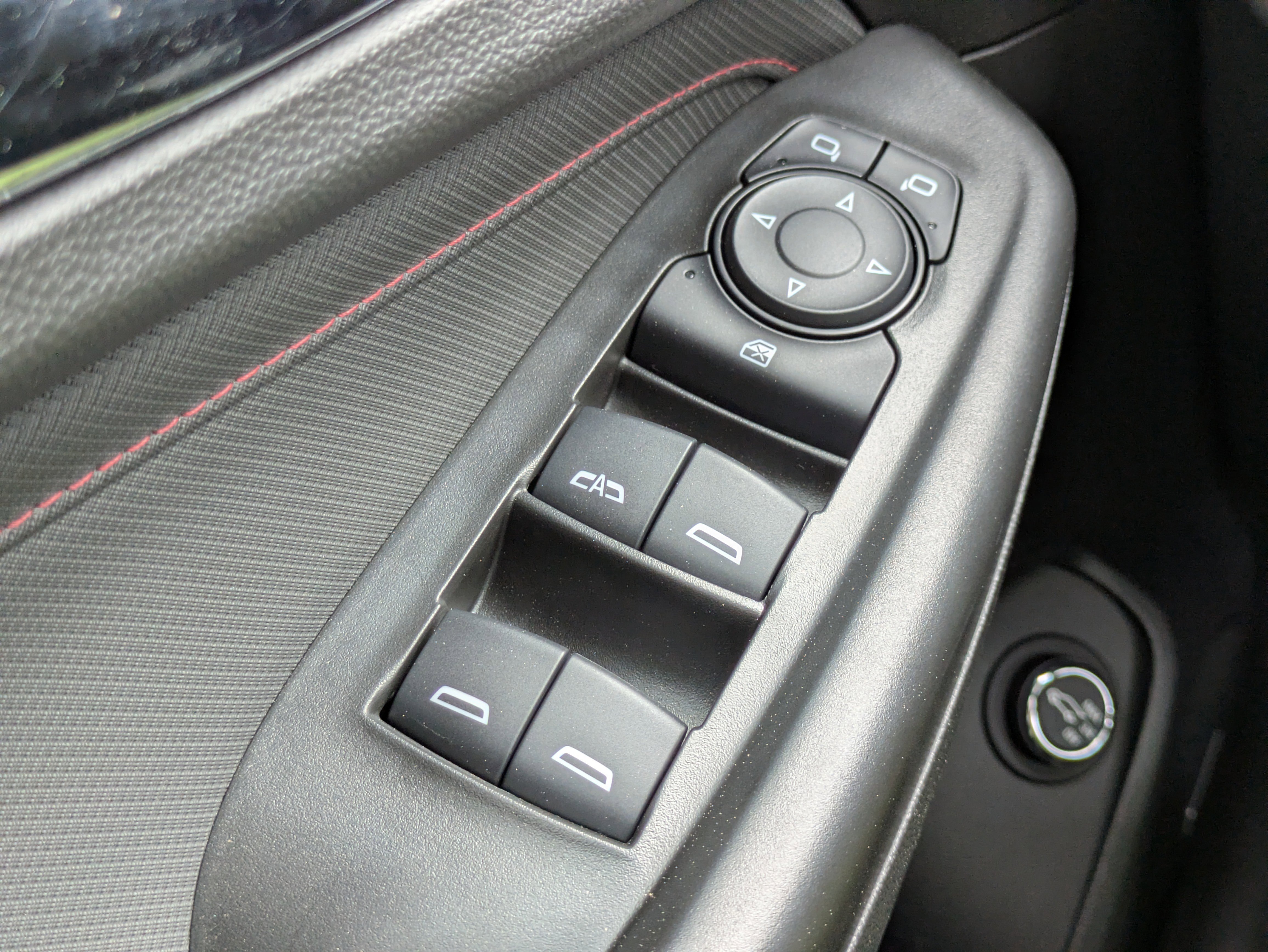 Used 2023 Chevrolet TrailBlazer RS w/ Sun and Liftgate Package image 26