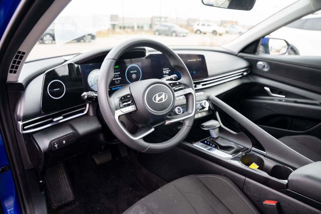 Certified 2024 Hyundai Elantra SEL w/ Convenience Package image 19