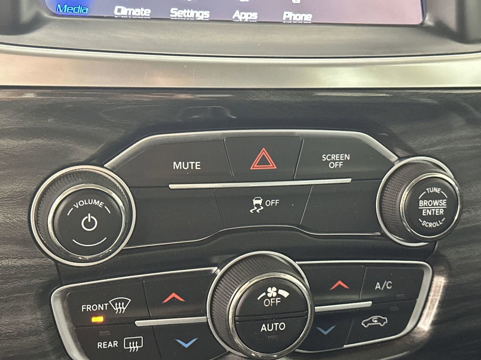 Used 2020 Chrysler 300 Touring w/ Sport Appearance Package image 18