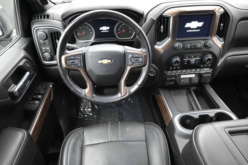Used 2019 Chevrolet Silverado 1500 High Country w/ Technology Package AWD/4WD image 12