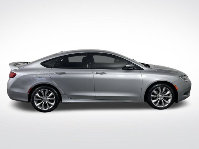 Used 2015 Chrysler 200 S w/ Comfort Group FWD image 40
