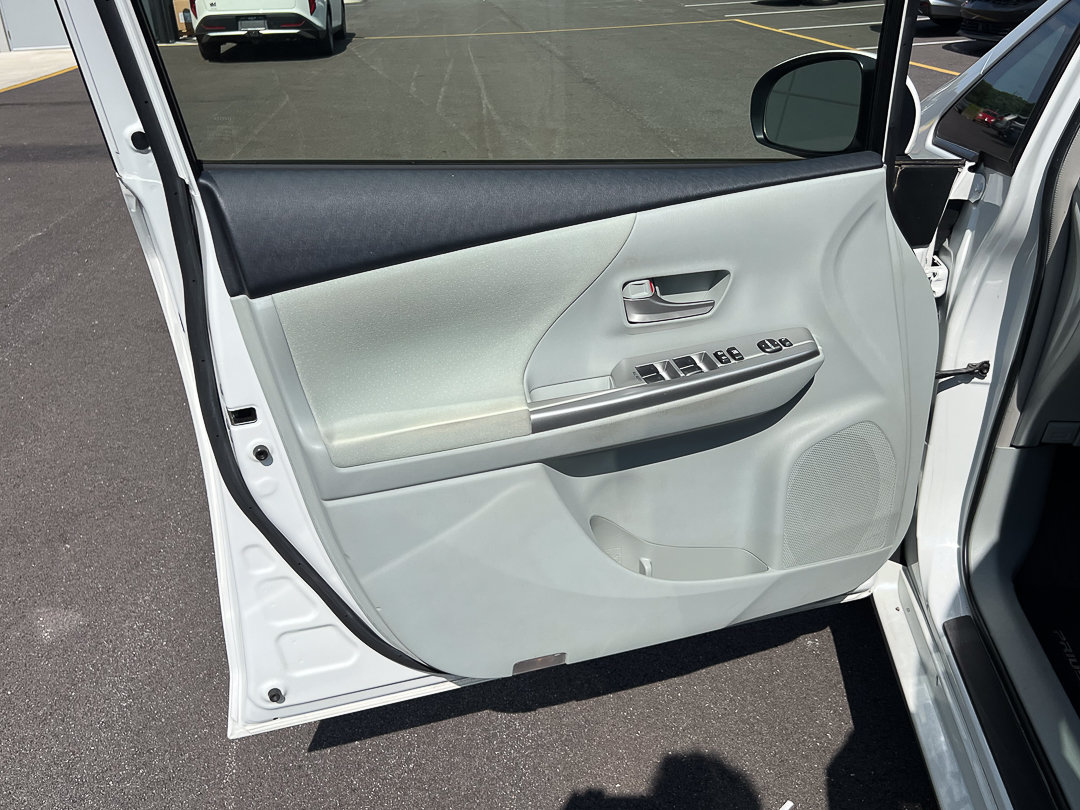 Used 2013 Toyota Prius V Three FWD image 14