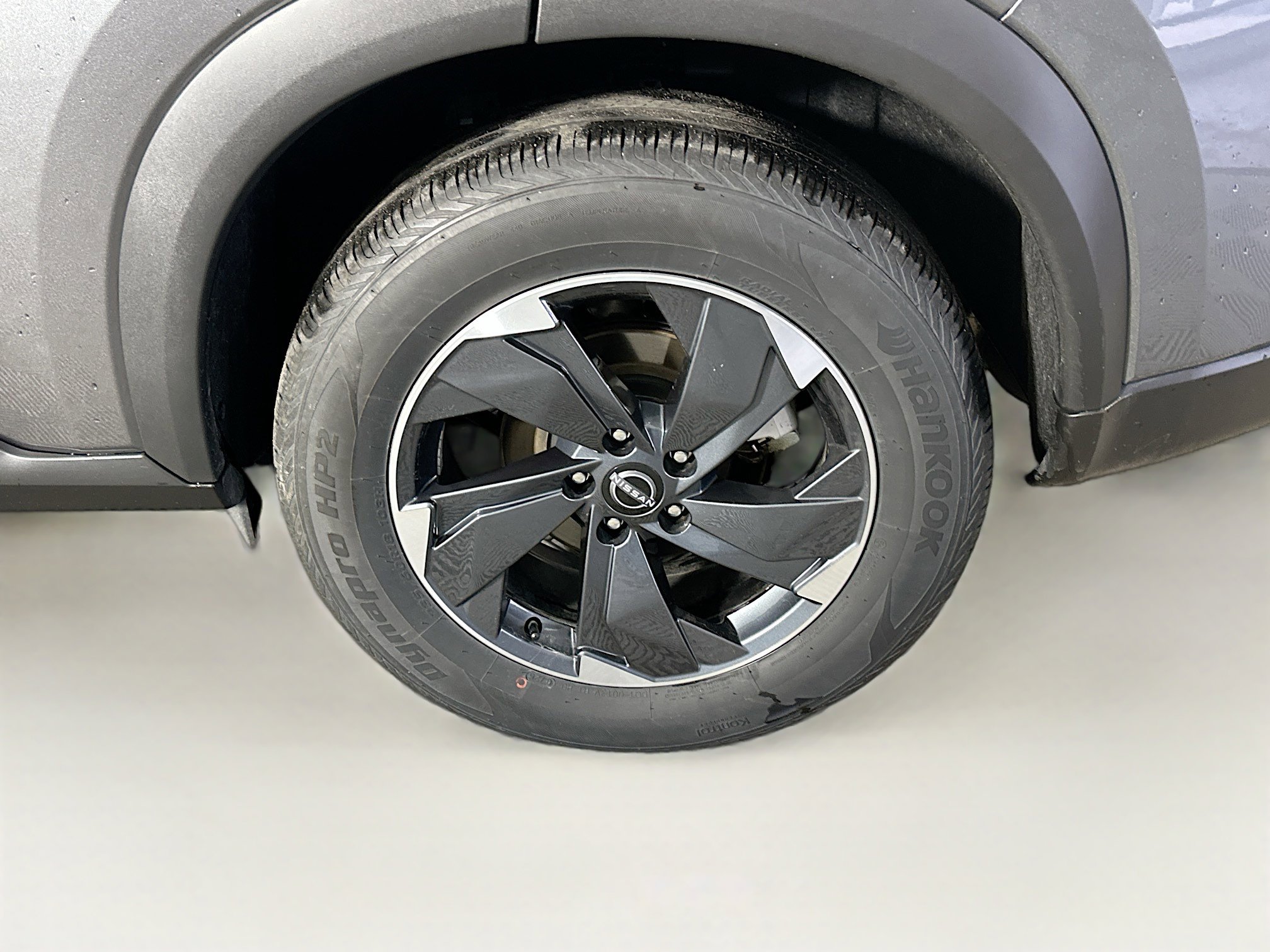 Used 2025 Nissan Rogue SV image 11