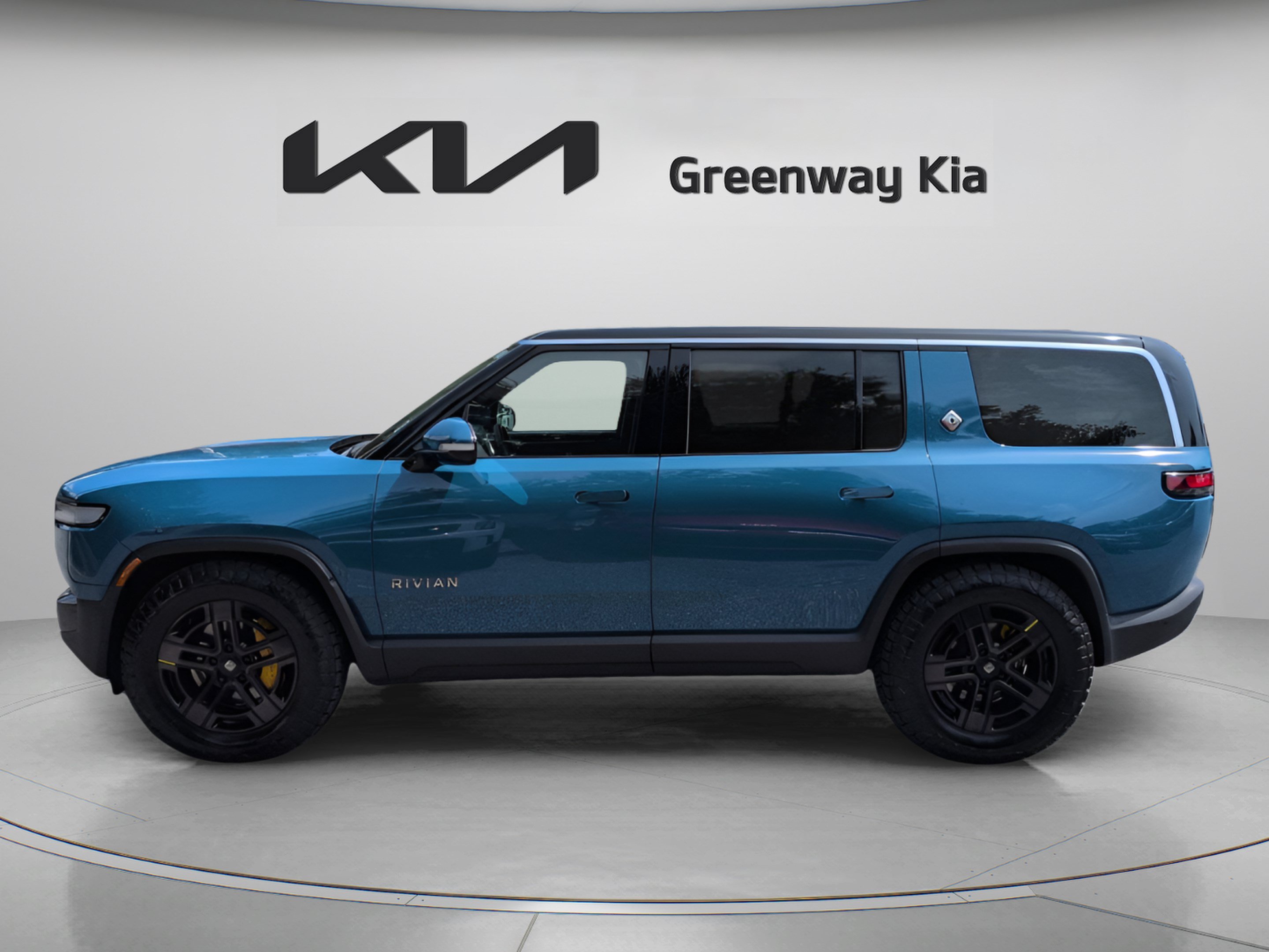 Used 2023 Rivian R1S Adventure Quad AWD/4WD image 9