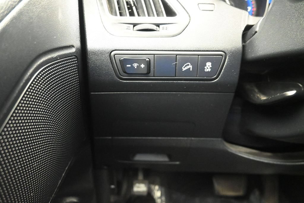 Used 2013 Hyundai Tucson Limited w/ Premium Pkg FWD image 17