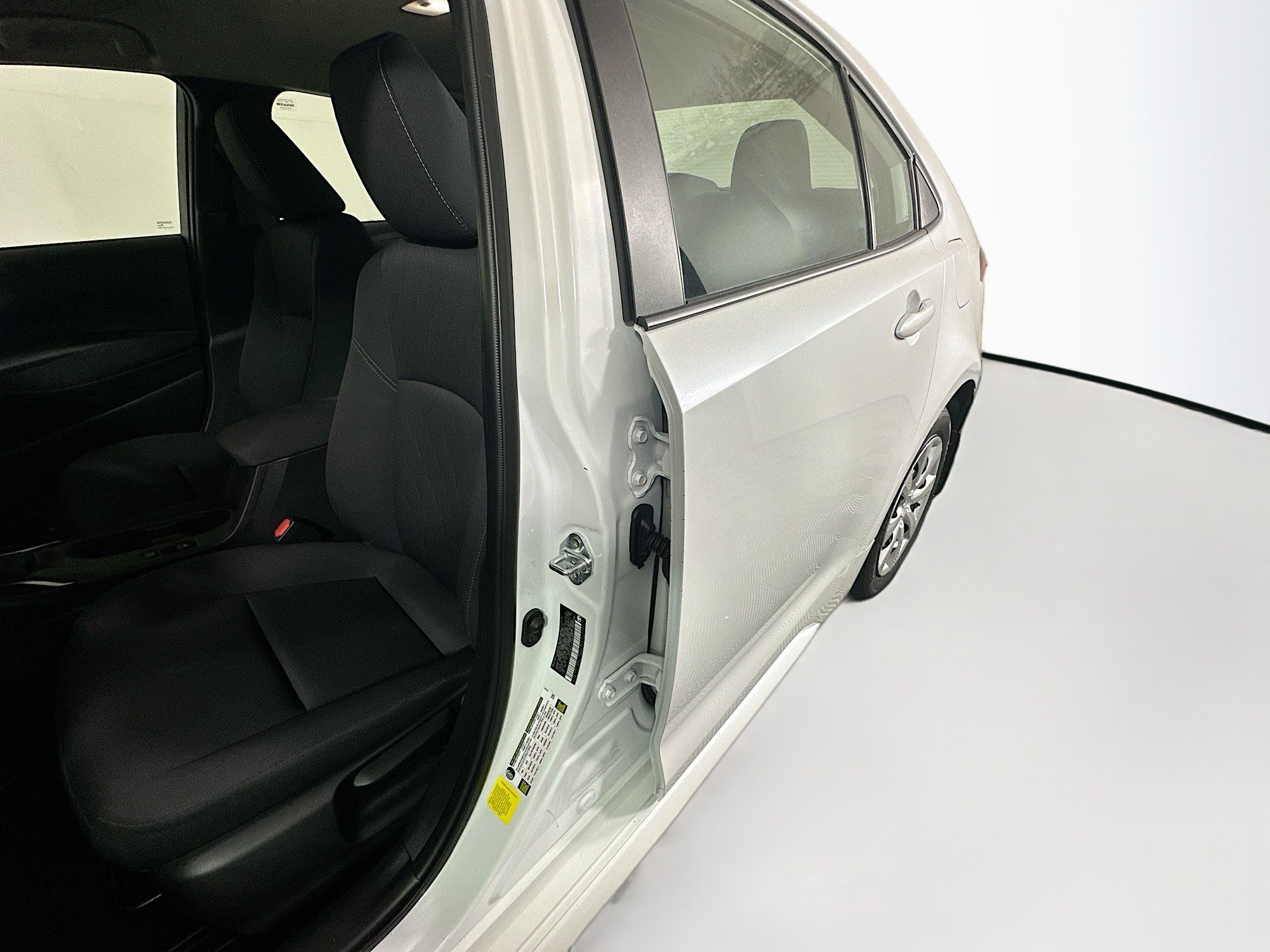 Used 2025 Toyota Corolla LE FWD image 12