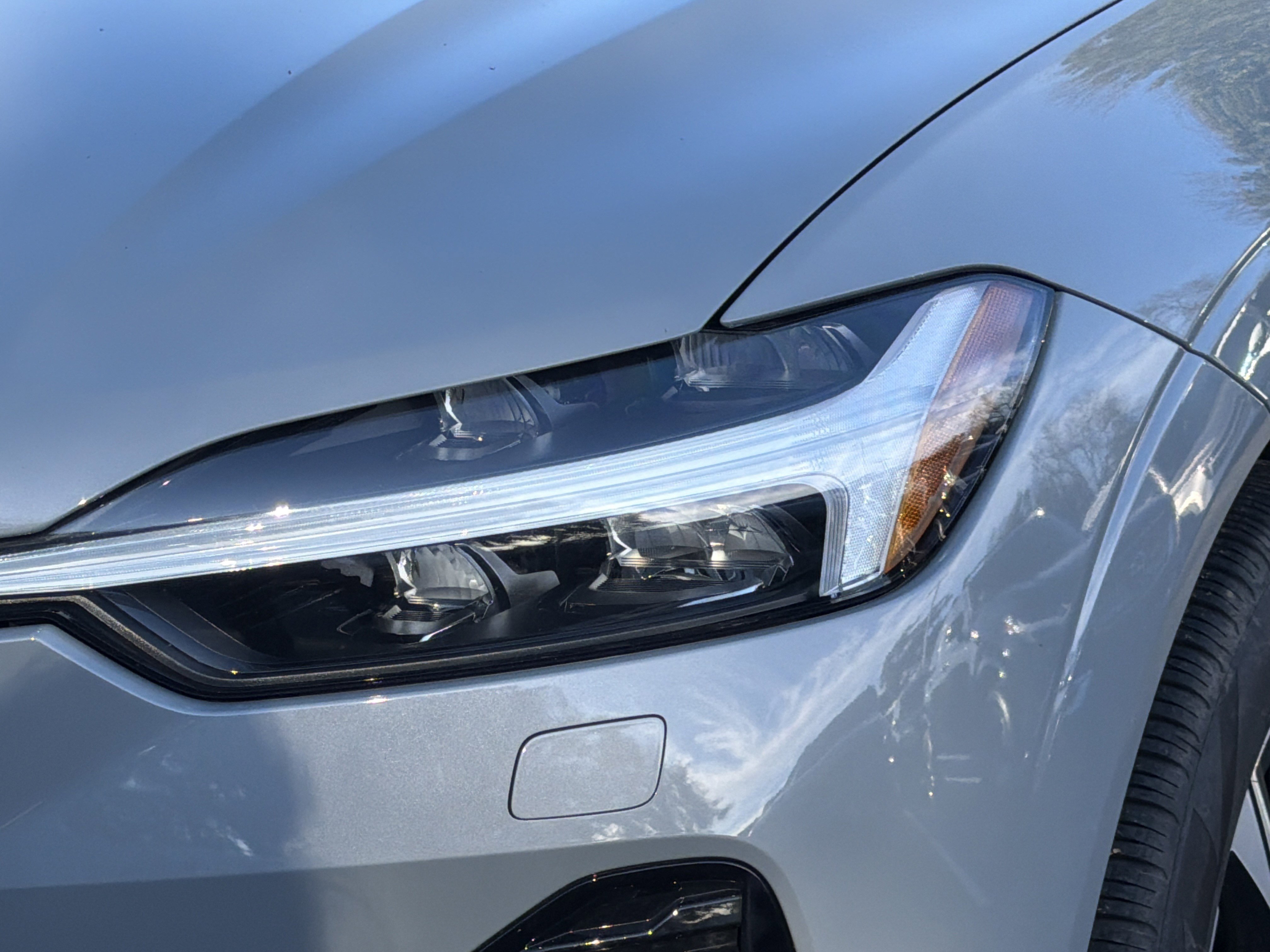 Certified 2025 Volvo XC60 B5 Plus image 6