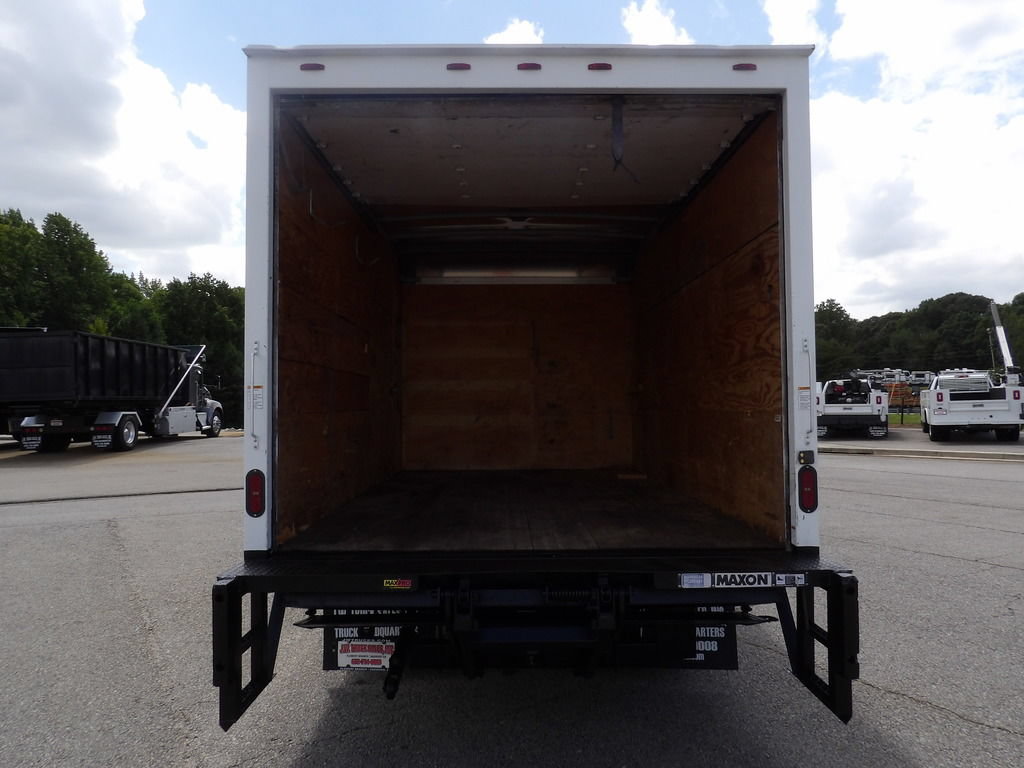 Used 2019 Isuzu NPR RWD image 34