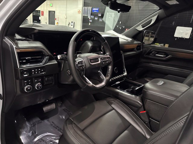 Used 2026 GMC Yukon Denali w/ Advanced Technology Package AWD/4WD image 14