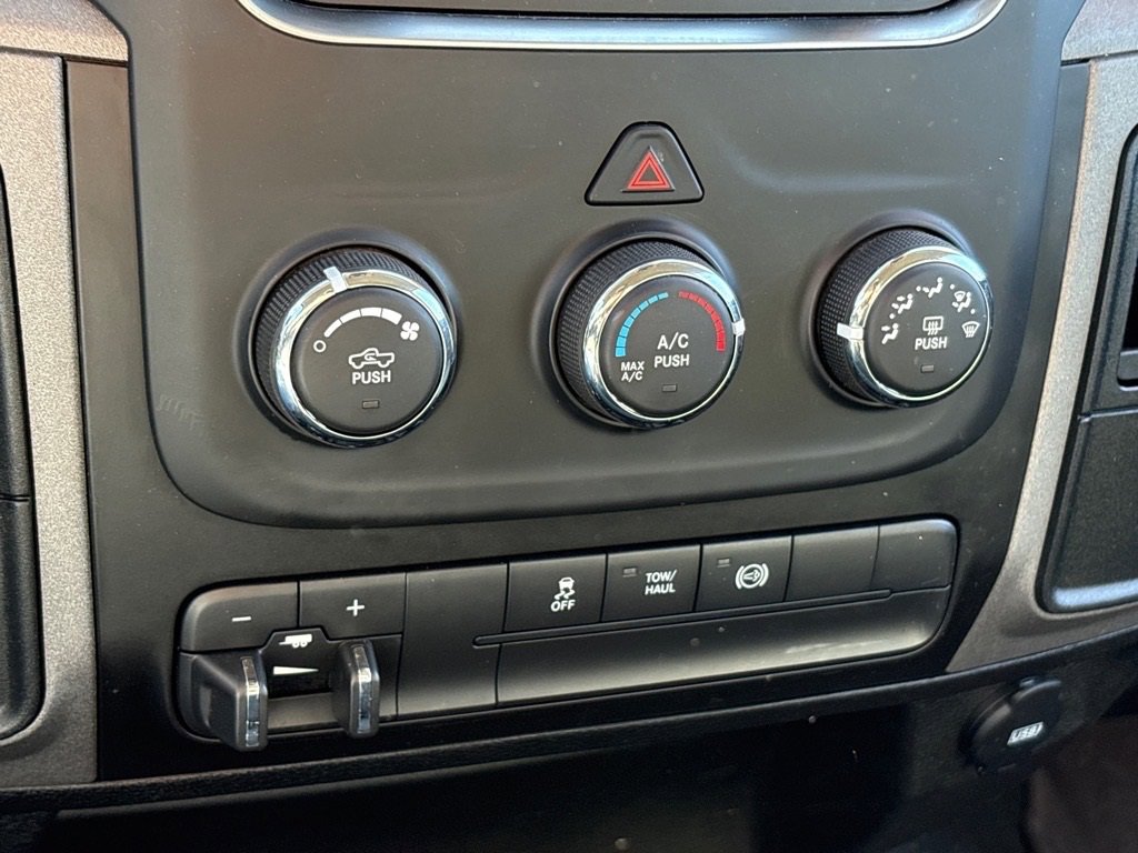 Used 2018 RAM 2500 Tradesman w/ Chrome Appearance Group image 17