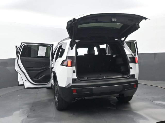 Used 2026 Jeep Cherokee Limited AWD/4WD image 35