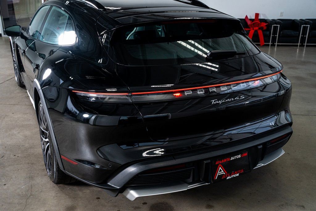 Used 2024 Porsche Taycan 4S w/ Premium Package image 21