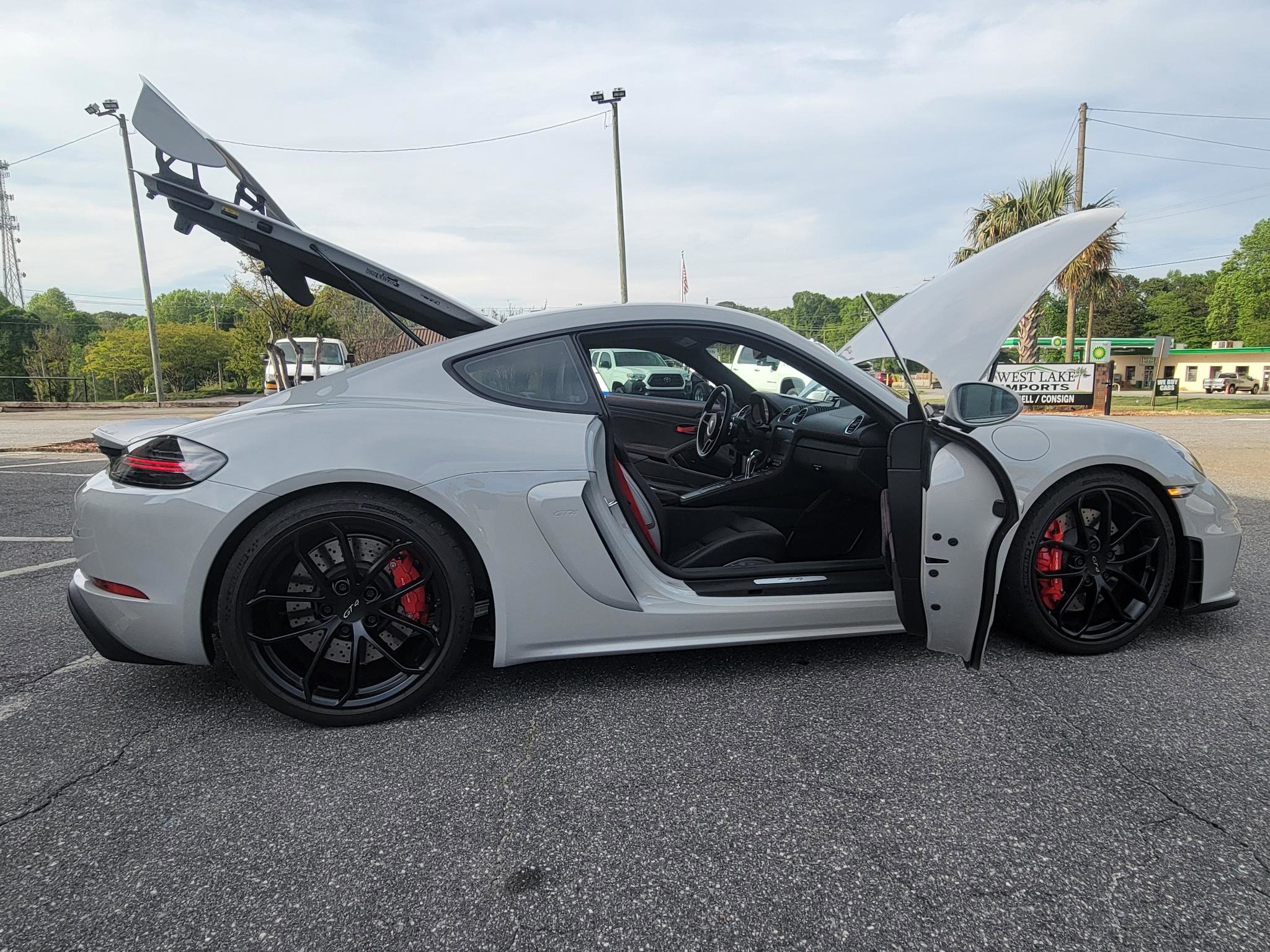 Used 2022 Porsche 718 Cayman GT4 RWD image 24