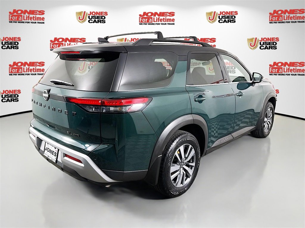 Certified 2023 Nissan Pathfinder SL w/ Black Appearance Package image 16