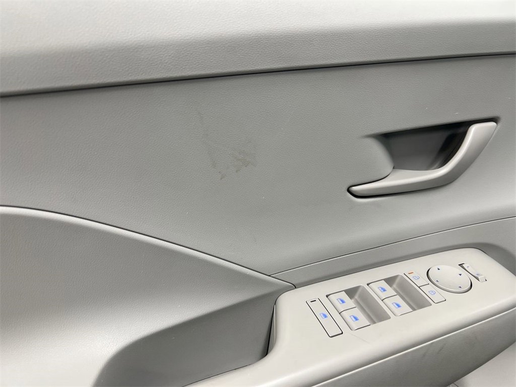 Used 2024 Hyundai Kona SE image 20