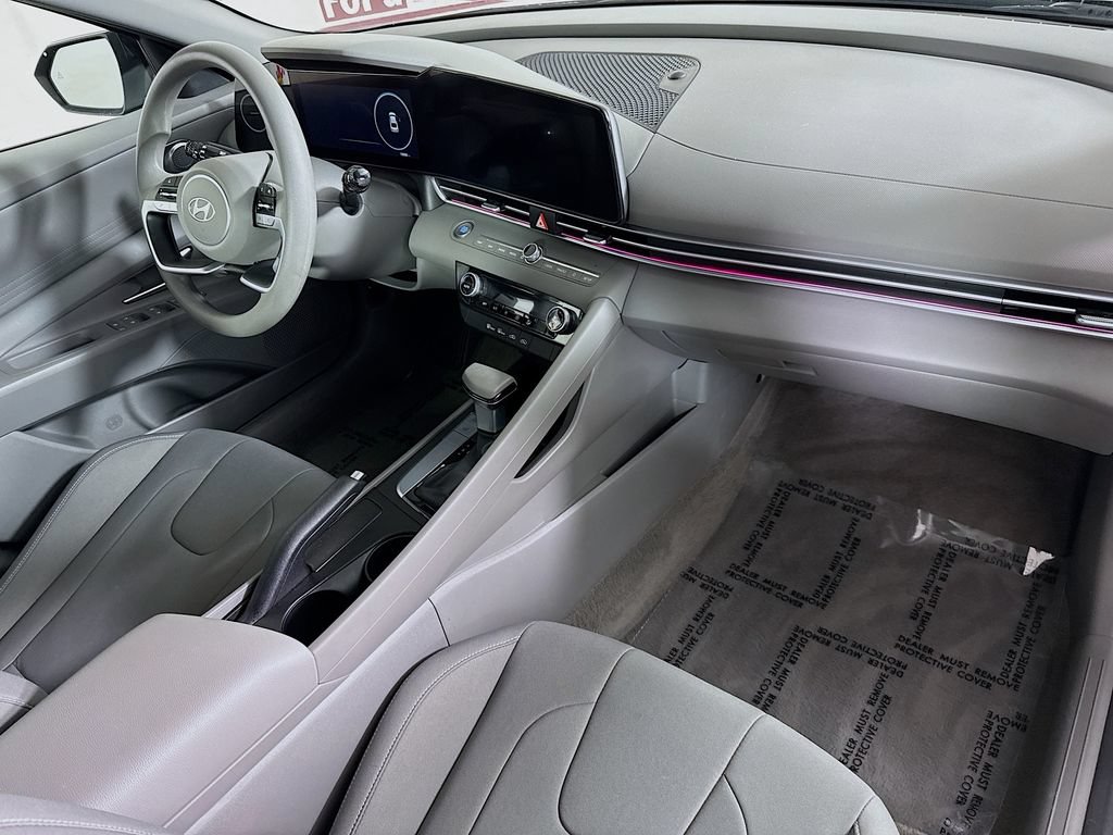 Used 2024 Hyundai Elantra SEL FWD image 31