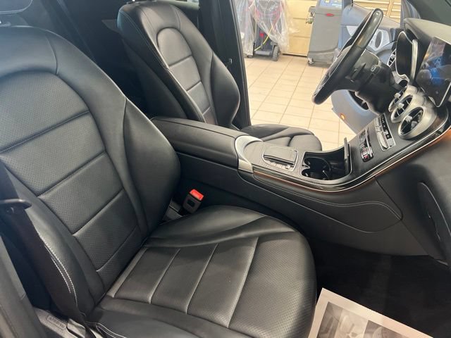 Used 2021 Mercedes-Benz GLC 300 4MATIC image 20