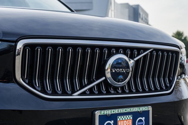 Used 2023 Volvo XC40 B5 Plus w/ Climate Package image 11