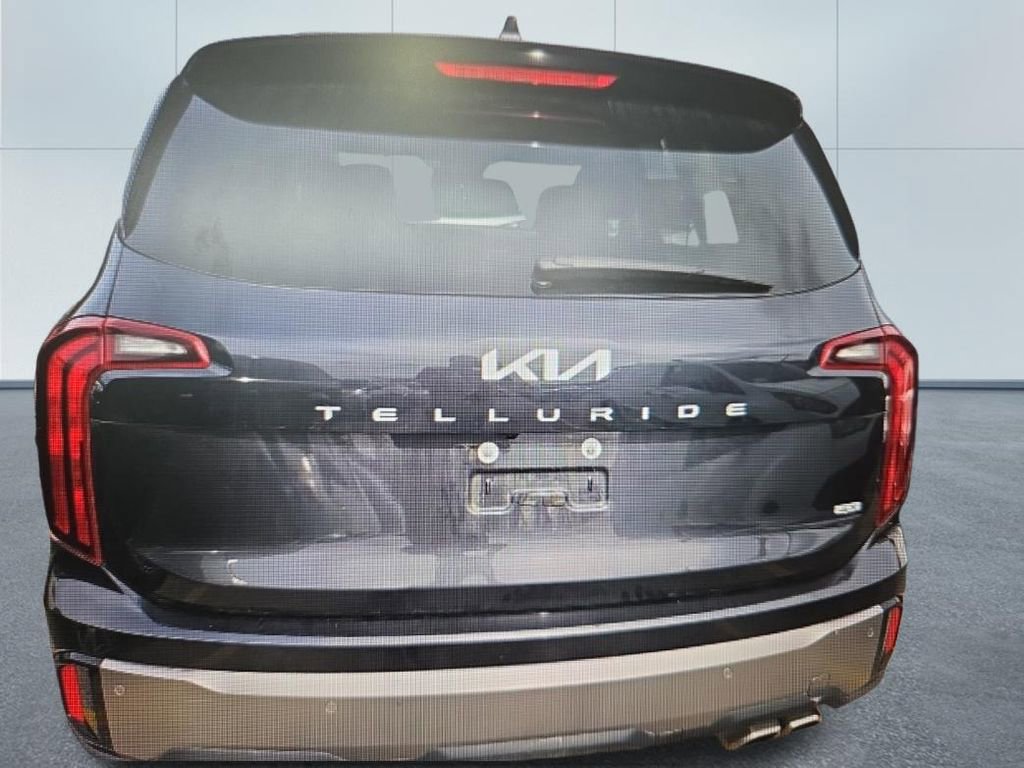 Used 2025 Kia Telluride S image 16