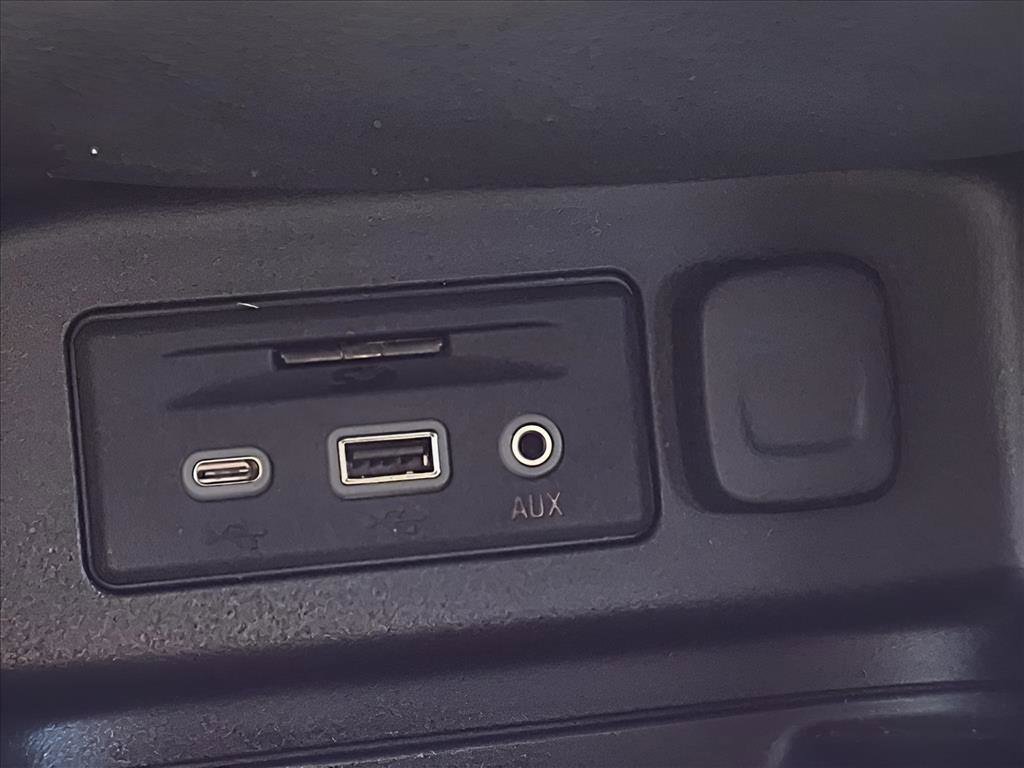 Used 2022 Chevrolet Equinox Premier image 24