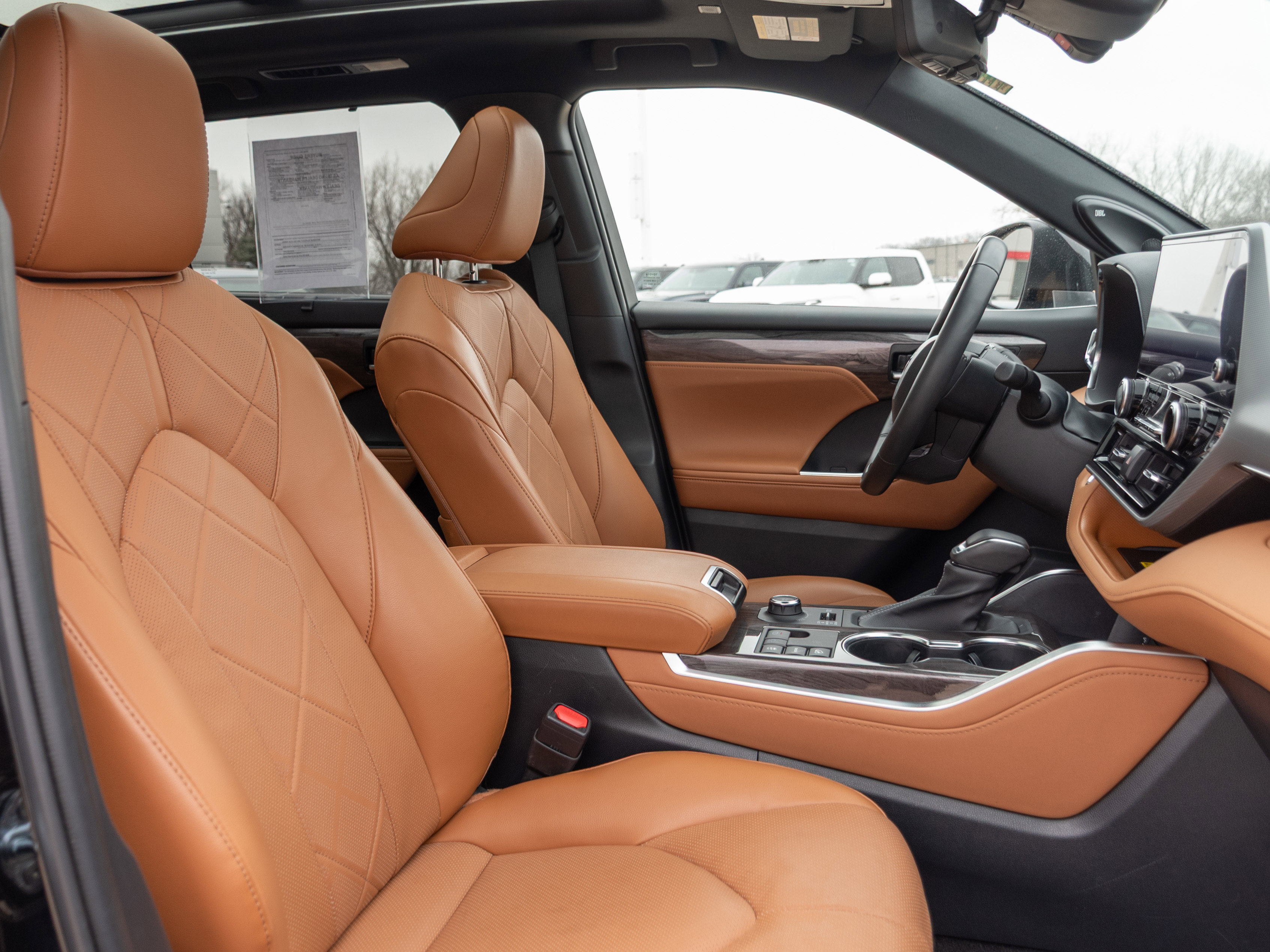 Used 2023 Toyota Highlander Platinum image 25