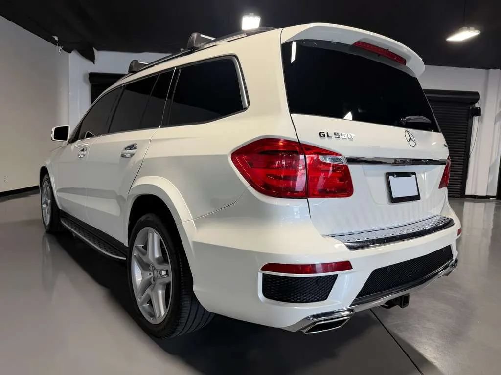 Used 2015 Mercedes-Benz GL 550 4MATIC image 9