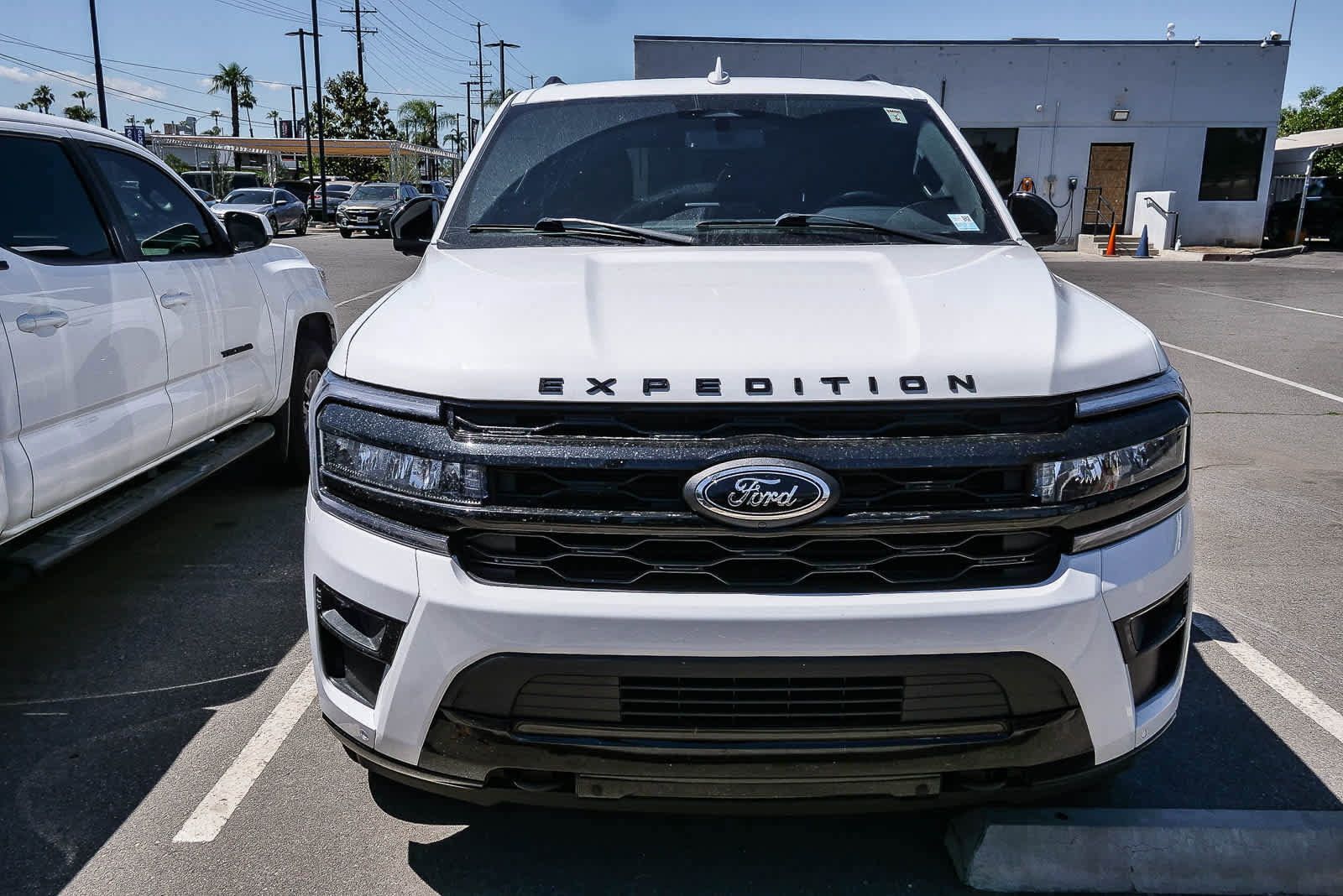 Used 2022 Ford Expedition Limited image 5