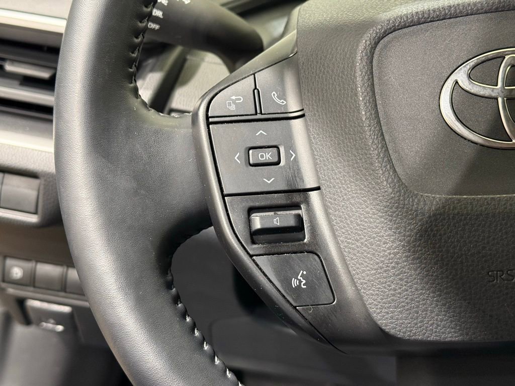 Used 2023 Toyota Prius LE image 22