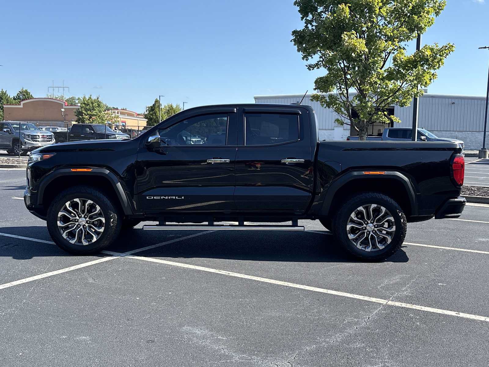 Used 2025 GMC Canyon Denali AWD/4WD image 17