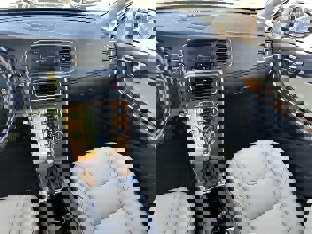 Used 2016 Volvo S60 T5 Premier image 17