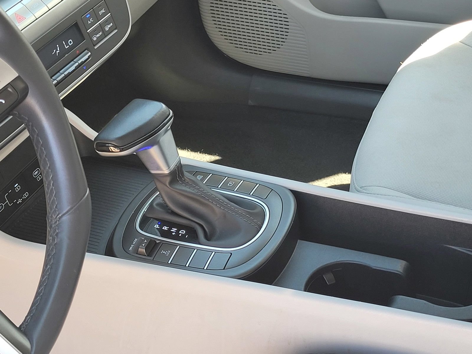Certified 2025 Hyundai Kona SEL AWD/4WD image 21