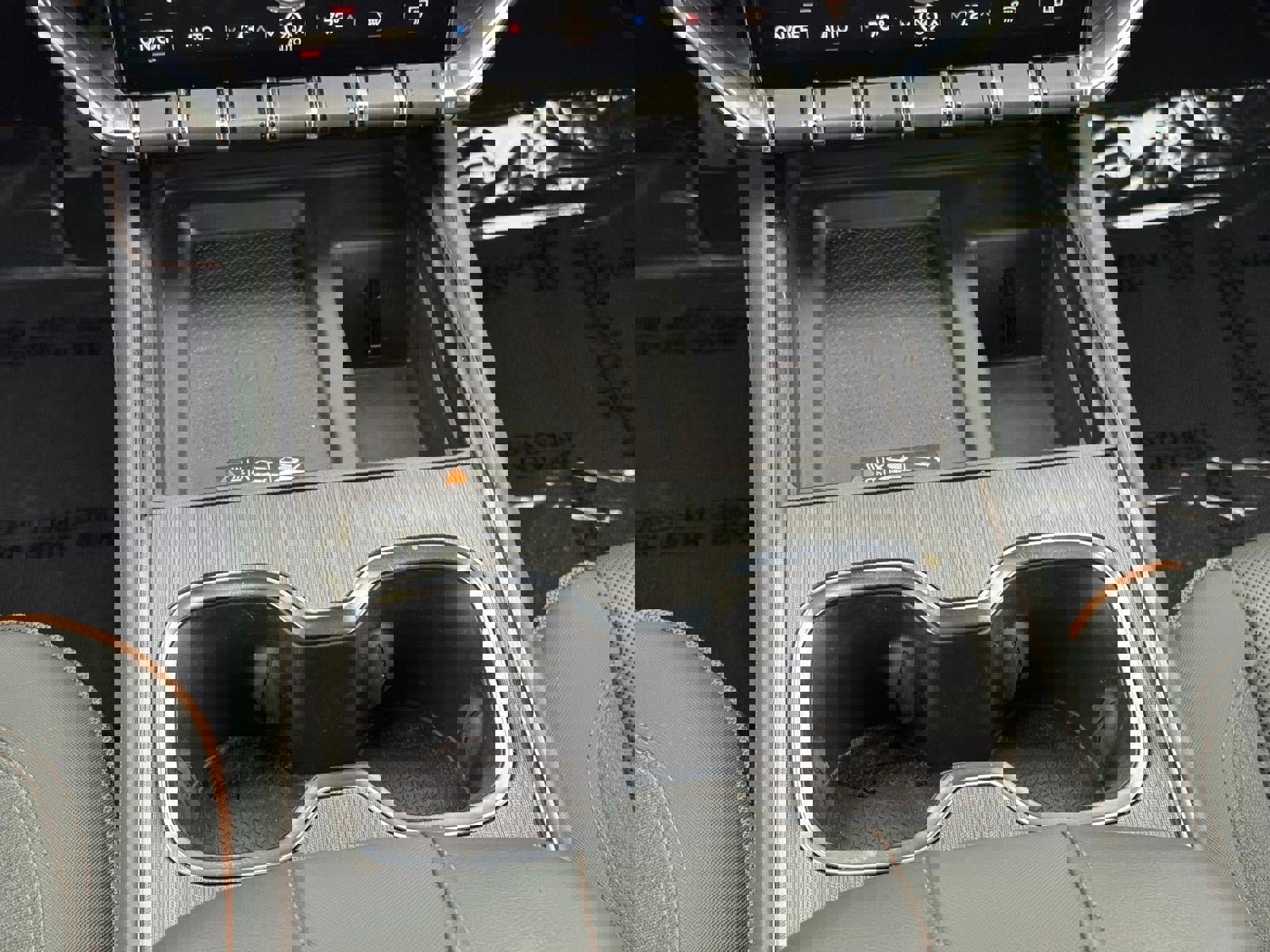 Used 2025 GMC Acadia AT4 w/ Super Cruise Package image 13