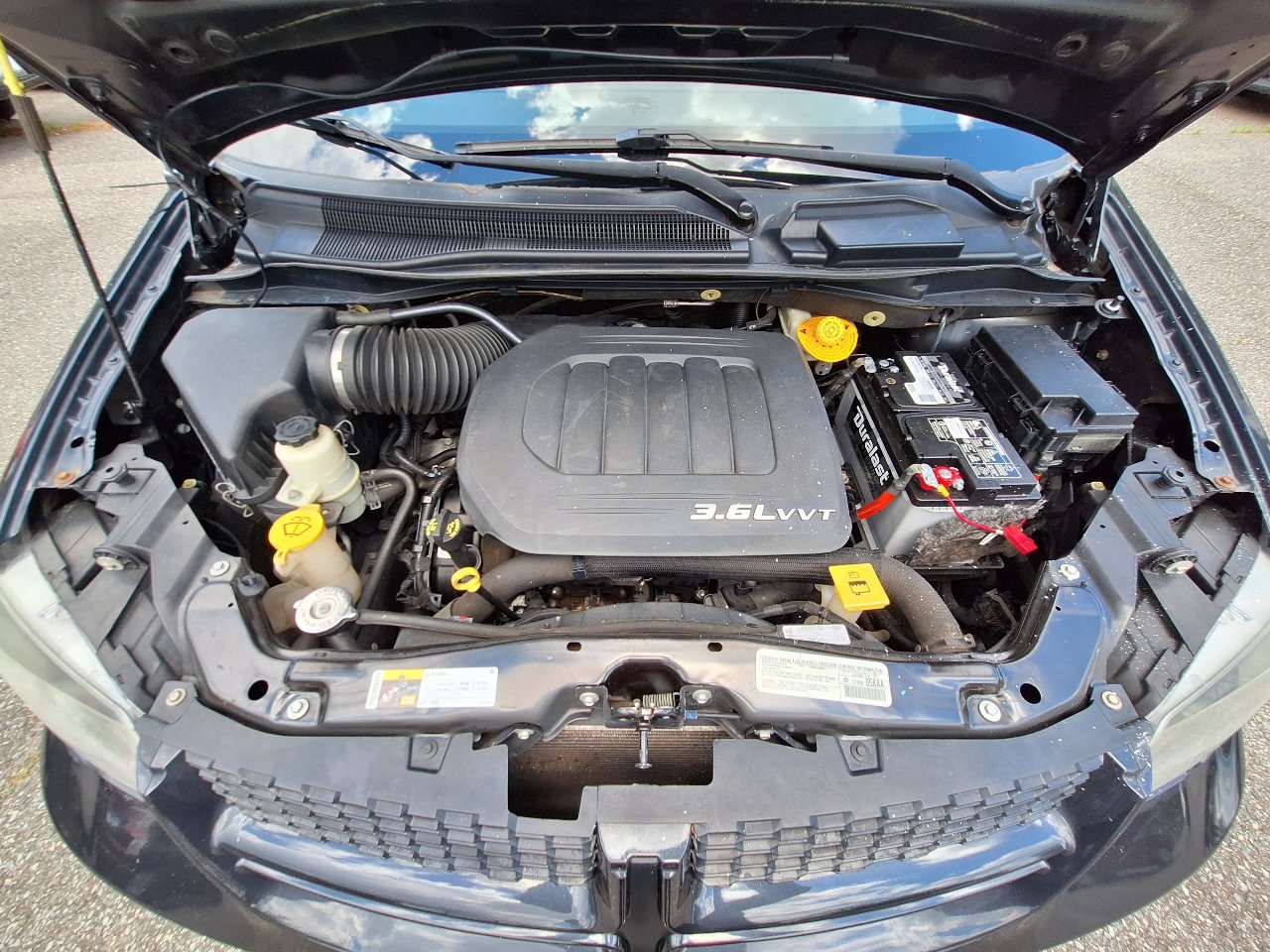 Used 2014 Dodge Grand Caravan R/T image 31
