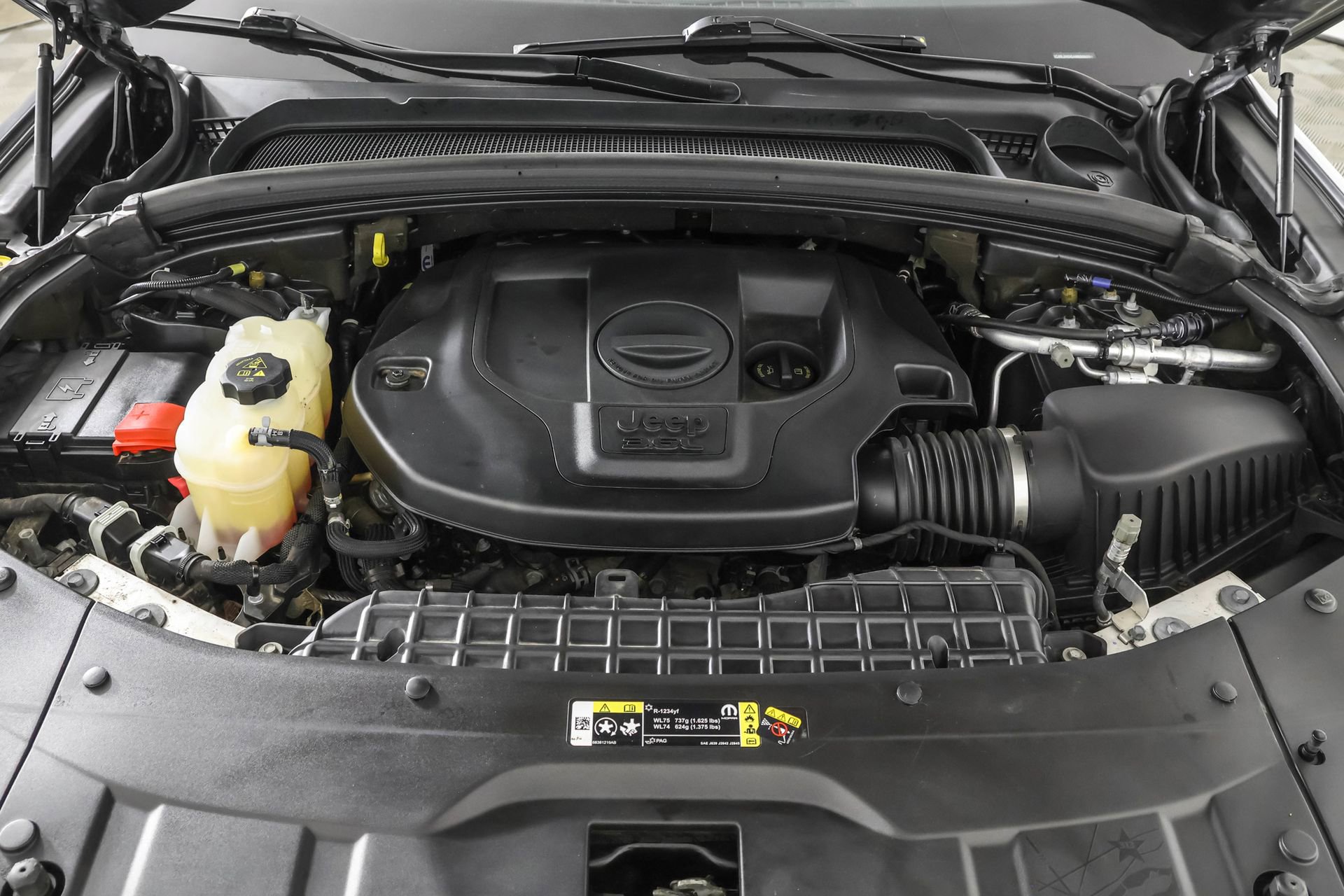 Used 2022 Jeep Grand Cherokee Overland w/ Luxury Tech Group IV image 52