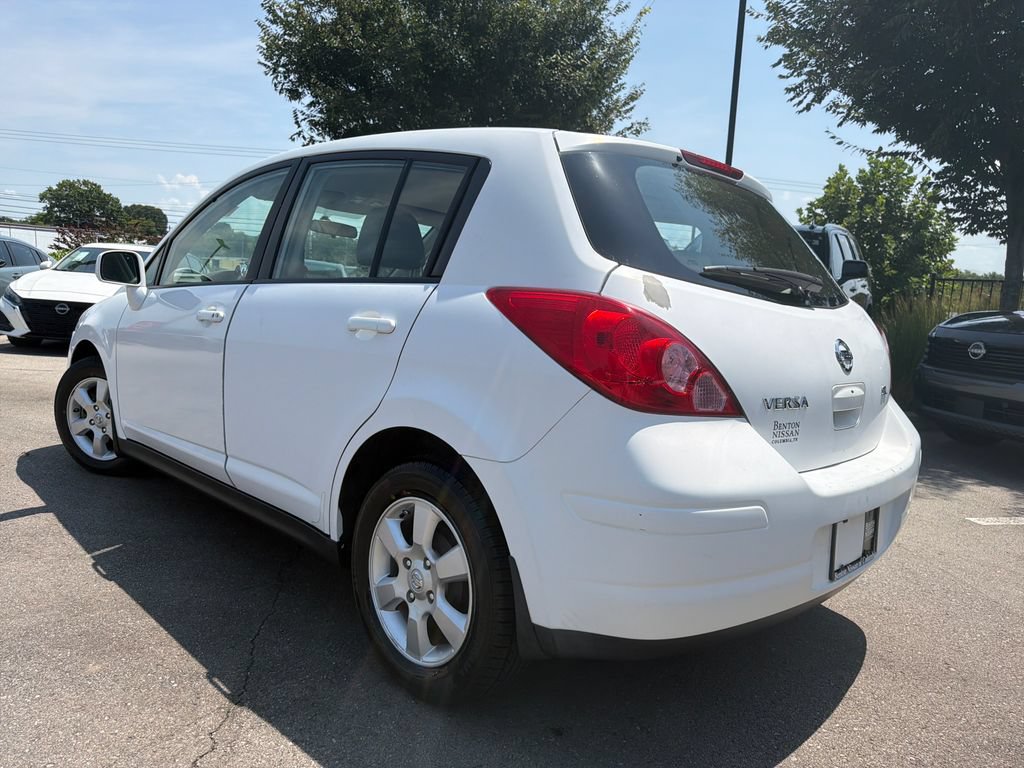 Used 2007 Nissan Versa Hatchback w/ Convenience Pkg FWD video 2