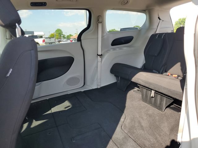Used 2024 Chrysler Voyager LX FWD image 27