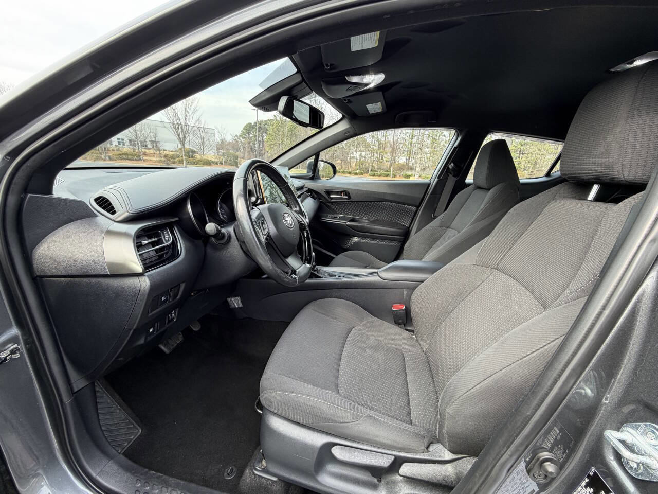 Used 2018 Toyota C-HR XLE image 9