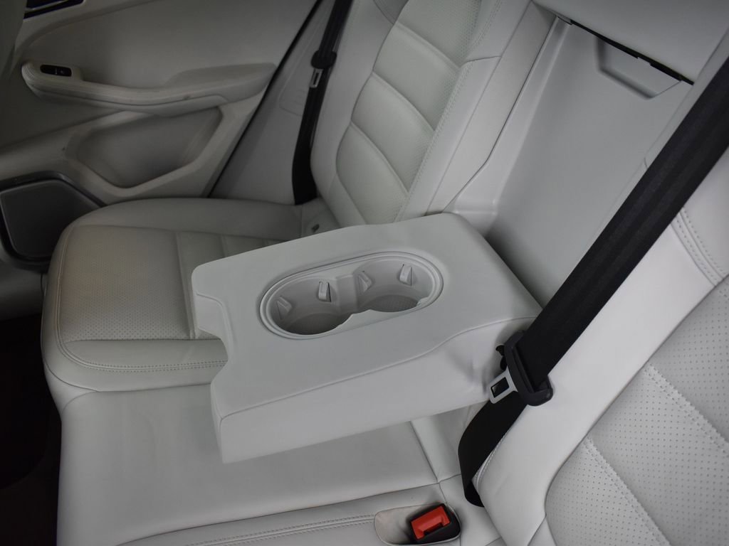 Used 2020 Porsche Macan Turbo image 28