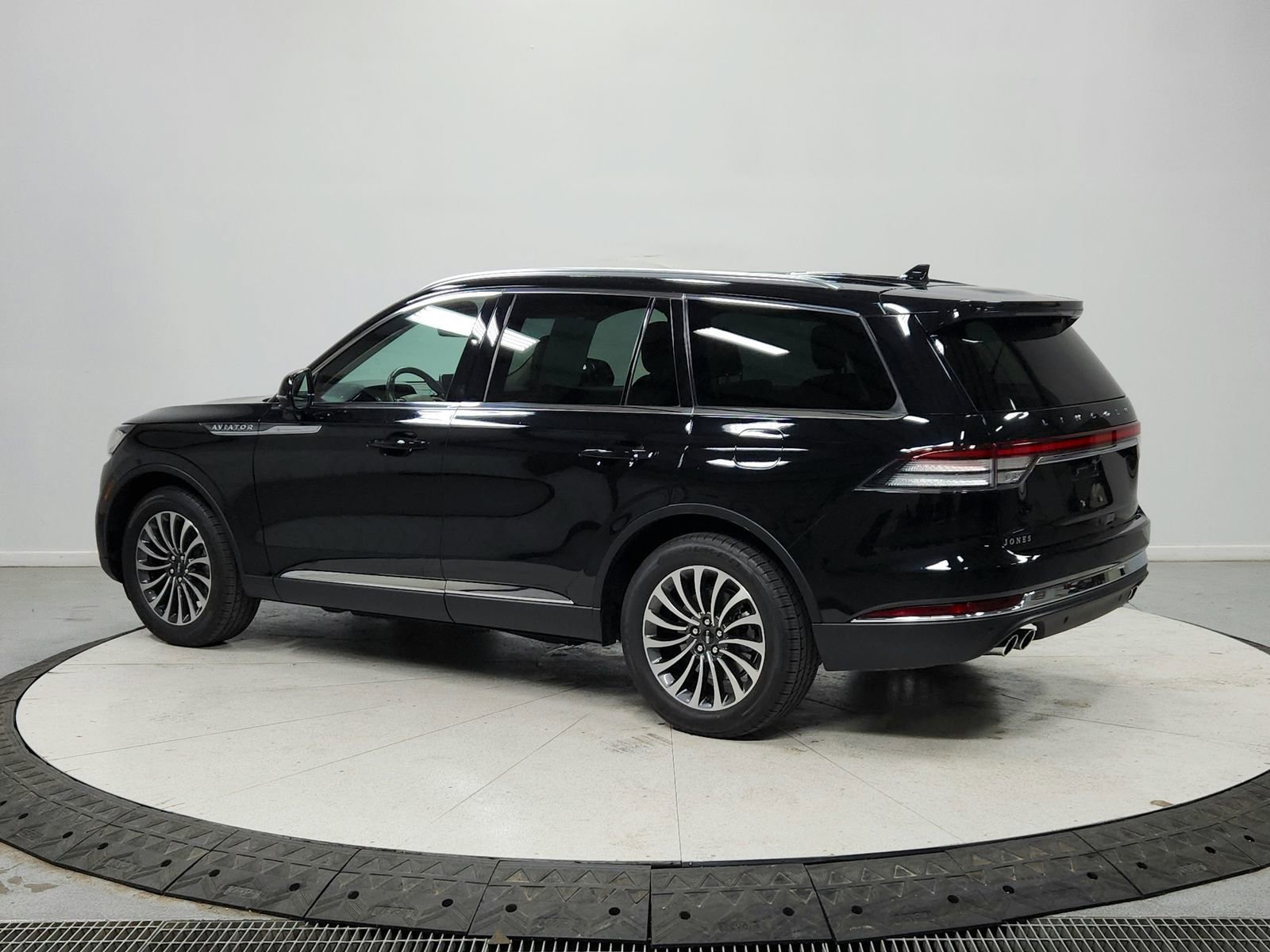 Used 2023 Lincoln Aviator Reserve w/ Elements Package Plus image 5