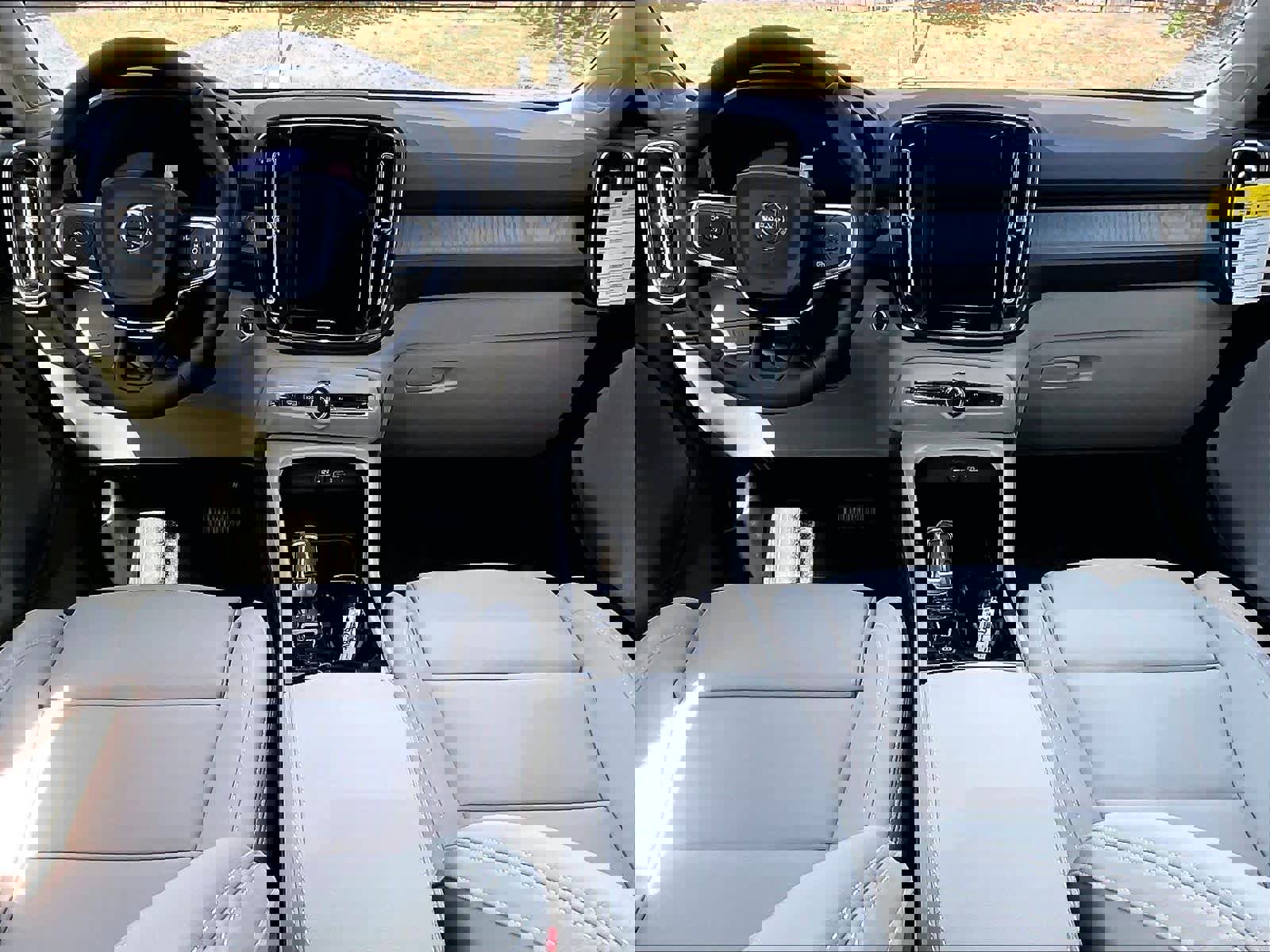 New 2026 Volvo XC40 B4 Plus w/ Protection Package Premier image 7