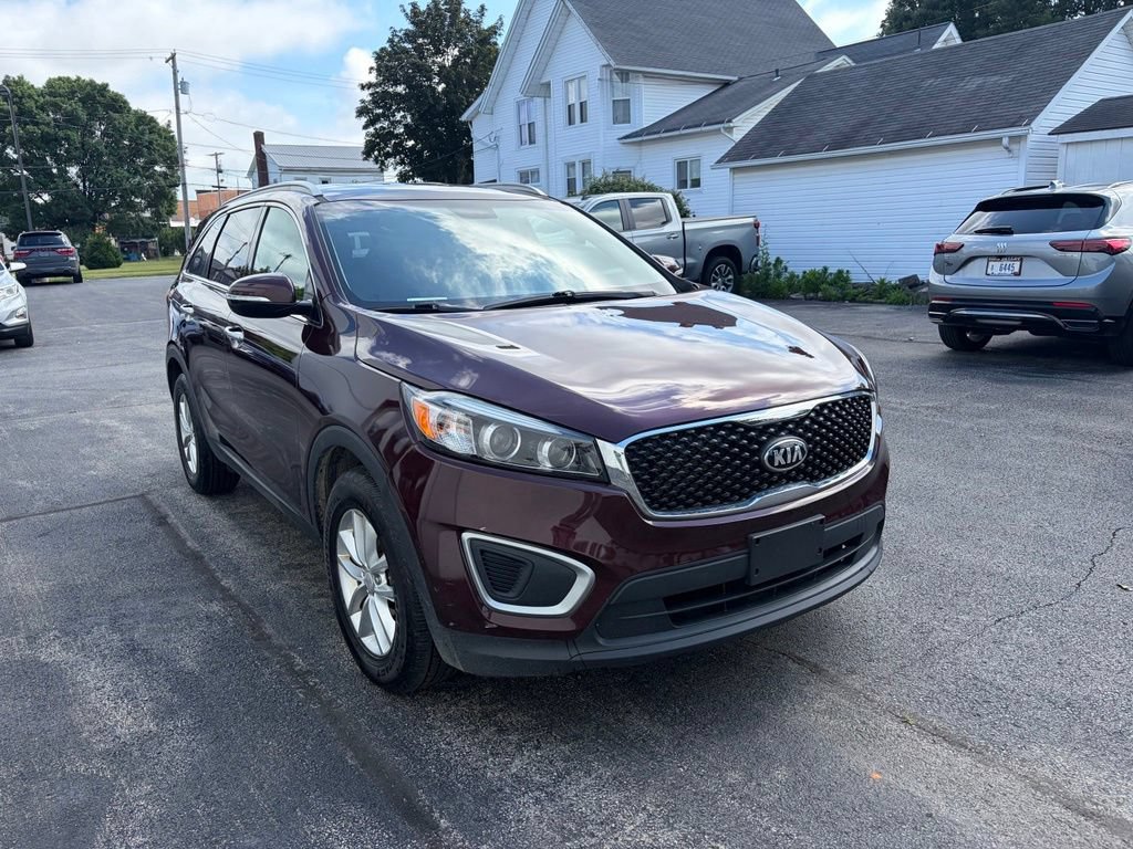 Used 2017 Kia Sorento FWD w/ LX Convenience Package image 2