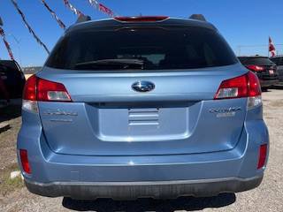 Used 2011 Subaru Outback 2.5i Limited w/ PWR Moonroof Pkg AWD/4WD image 6