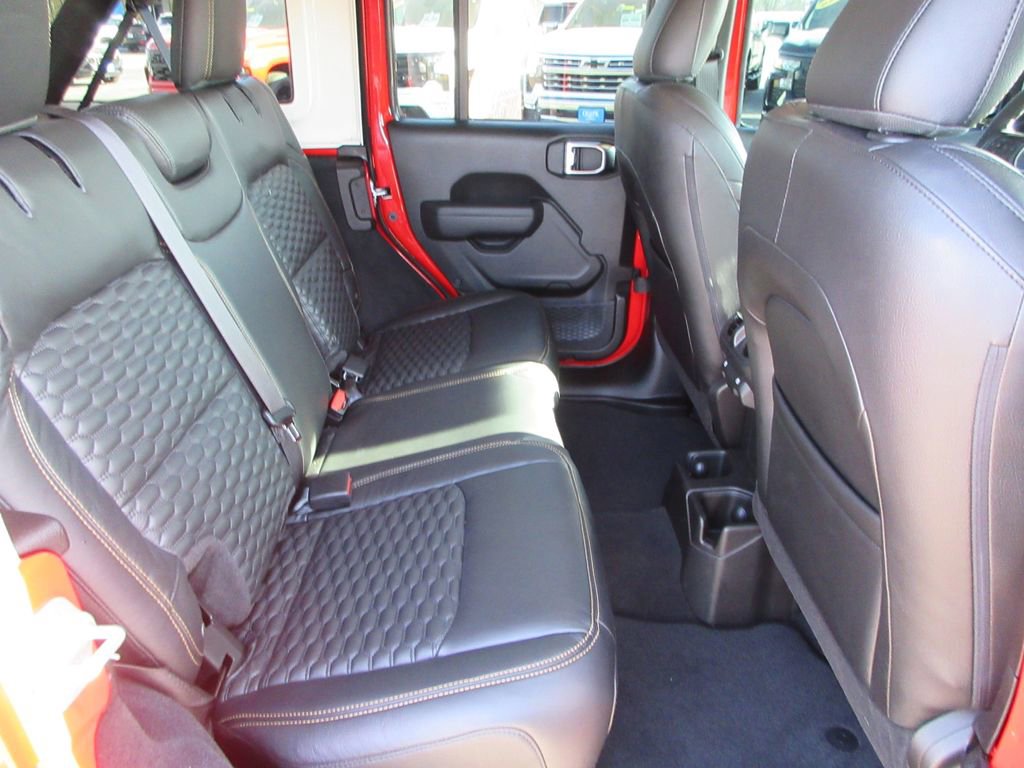 Used 2025 Jeep Wrangler Sport S image 18