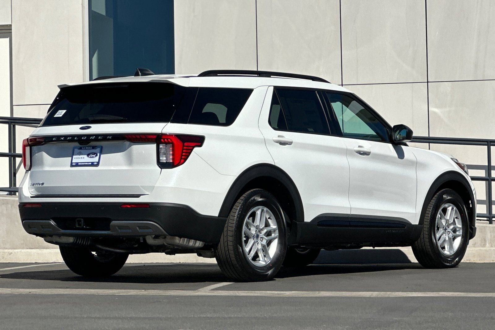 New 2026 Ford Explorer Active w/ Active Comfort Package image 3