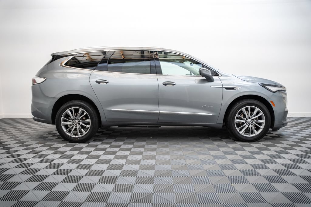 Used 2024 Buick Enclave Avenir w/ Avenir Technology Package AWD/4WD image 4