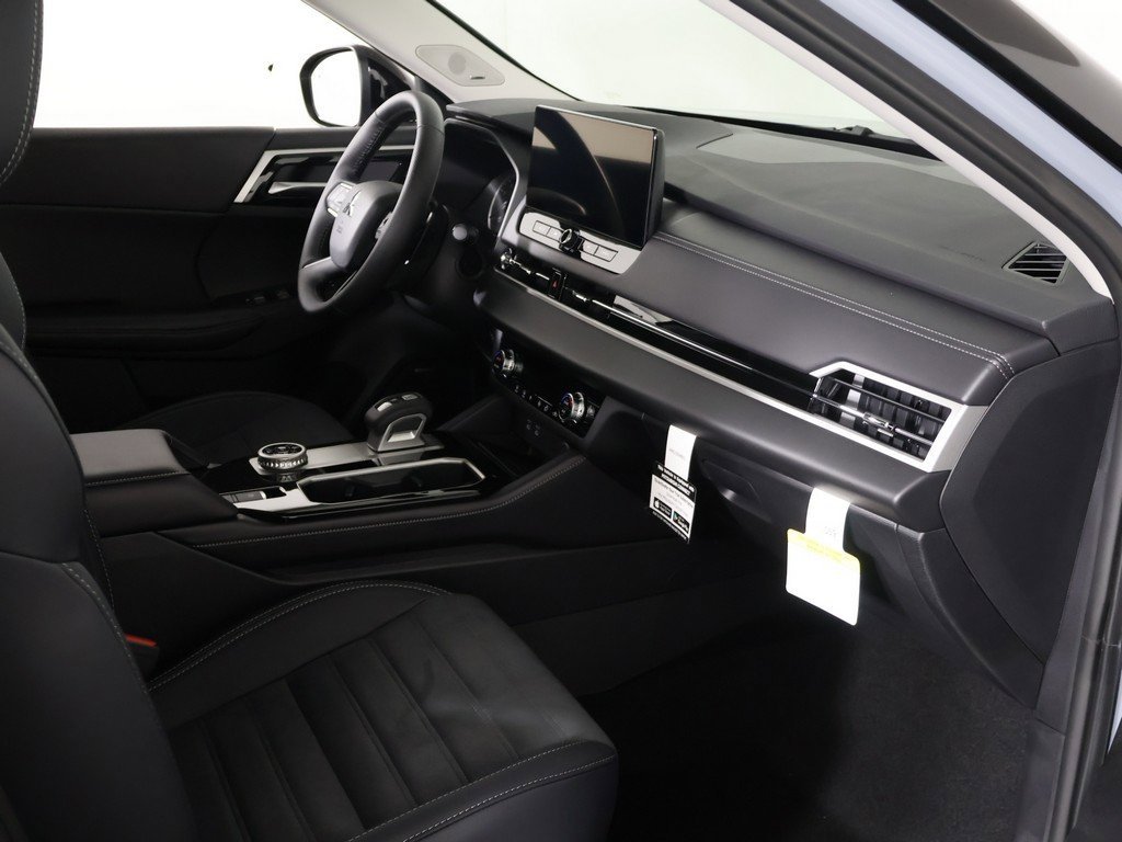 New 2025 Mitsubishi Outlander Trail Edition image 28
