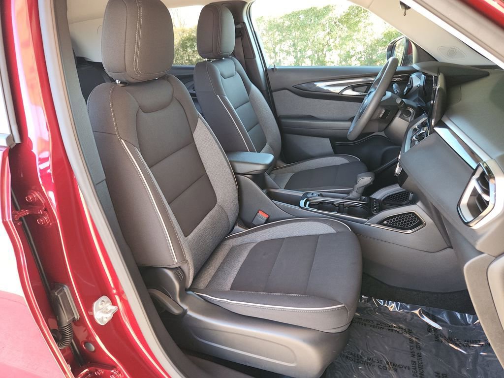 Used 2025 Chevrolet TrailBlazer LT image 15