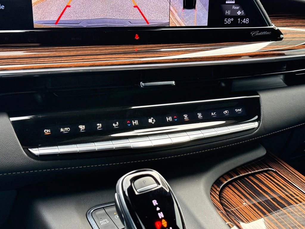 Used 2024 Cadillac Escalade ESV Premium Luxury image 18