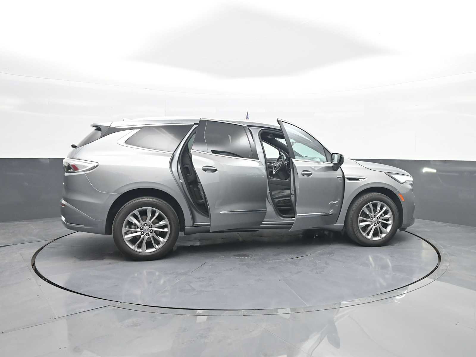 Used 2024 Buick Enclave Avenir AWD/4WD image 52